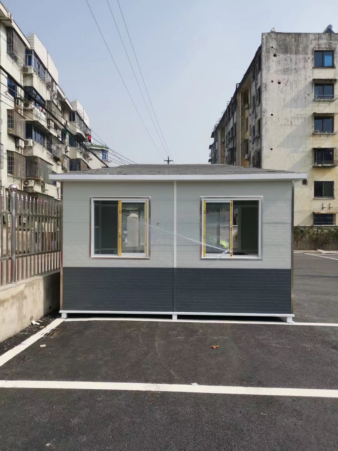雕花板岗亭